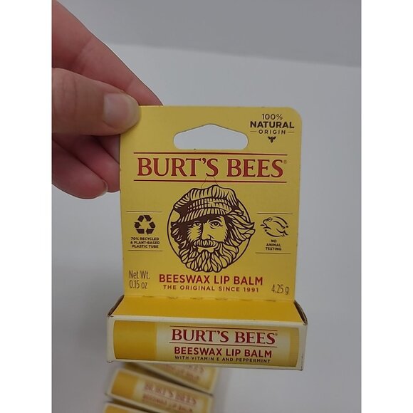 Burt's Bees Beeswax Lip Balm Moisturizing 100% Natural Origin Lot of 4 - Picture 2 of 3